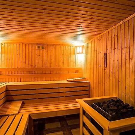 Sunny Hills Ski&wellness Aparthotel 2*